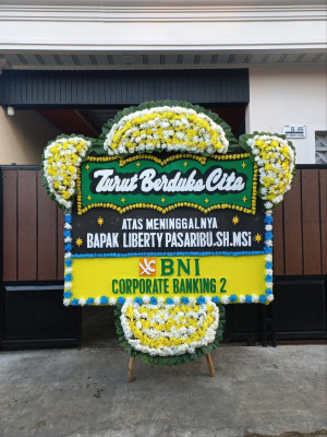 Papan Bunga Duka di Kampung Empat